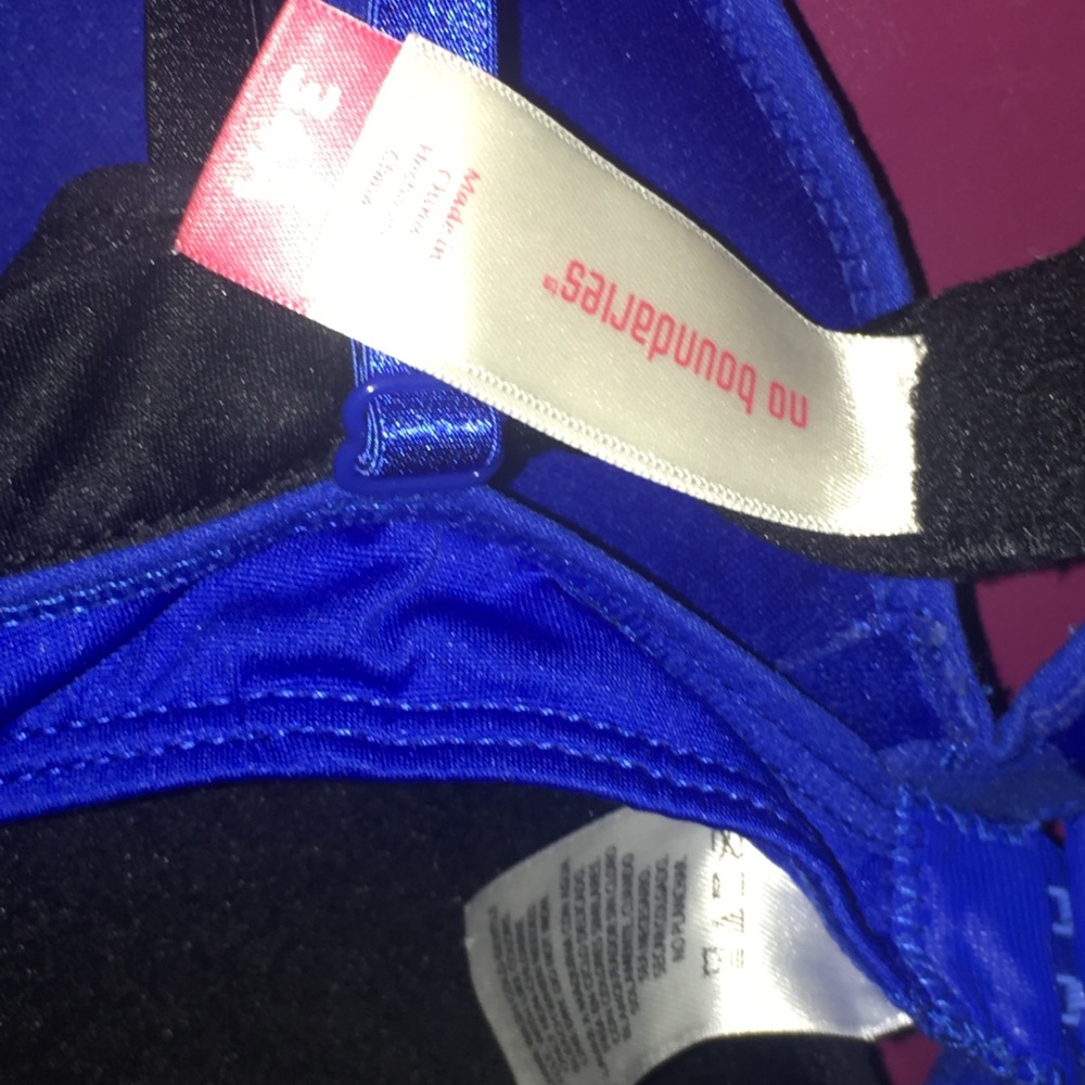 Two bras - Picture 2 of 4